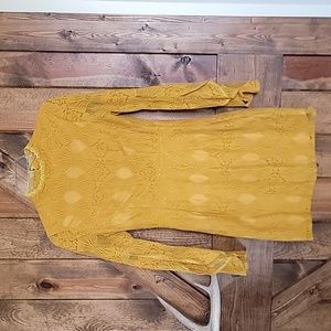 Fitted mustard dress with flare sleeve